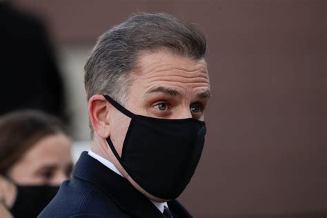 Download Hunter Biden With Mask Wallpaper | Wallpapers.com