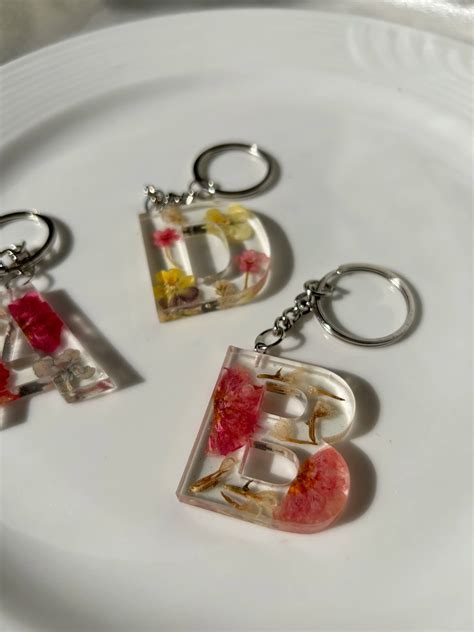 Botanic Letters Keychains – Khwabidah
