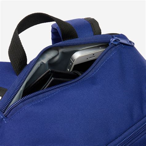 MOCHILA DEPORTIVA CON COMPARTIMENTO CALZADO 17L - Decathlon