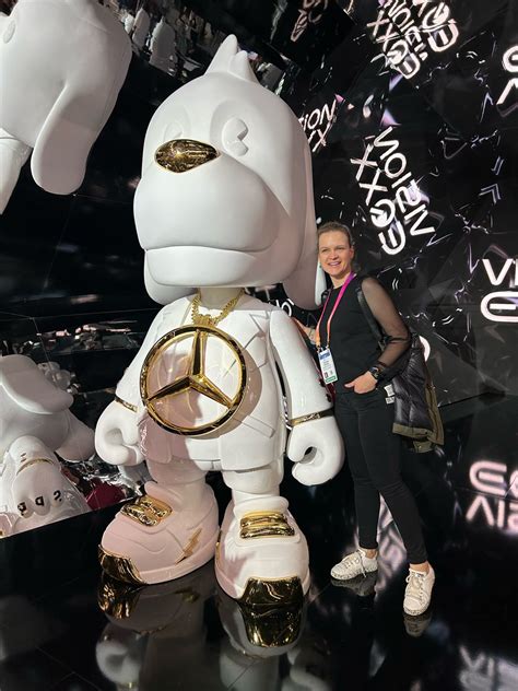 Bozena Nawka on LinkedIn: #superplastic #superdackel #mbces2023 #ces #vegasbaby #innovation…