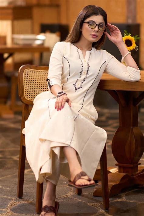 Off-White Hand-Painted Cotton Kurta – Shopzters