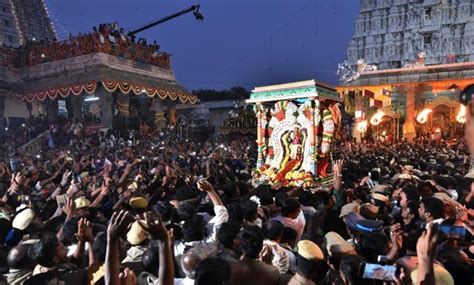 தி.மலை தீபத் திருவிழா: 2,668 அடி உயர அண்ணாமலை உச்சியில் மகா தீபம் ...