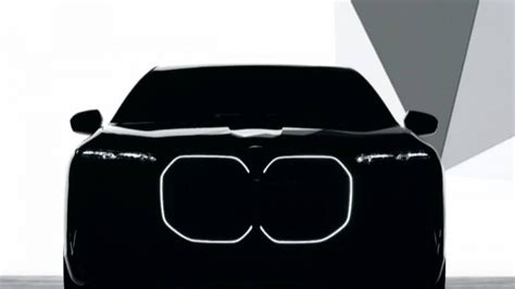 BMW set to unveil new i7 all-electric luxury limousine in April 2022 ...