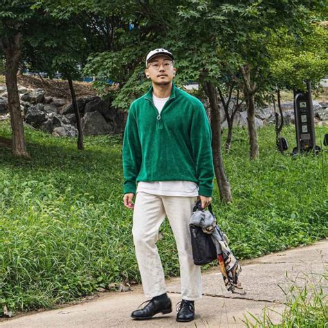 How To Wear A Quarter Zip: 12 Styles For Men - The Versatile Man