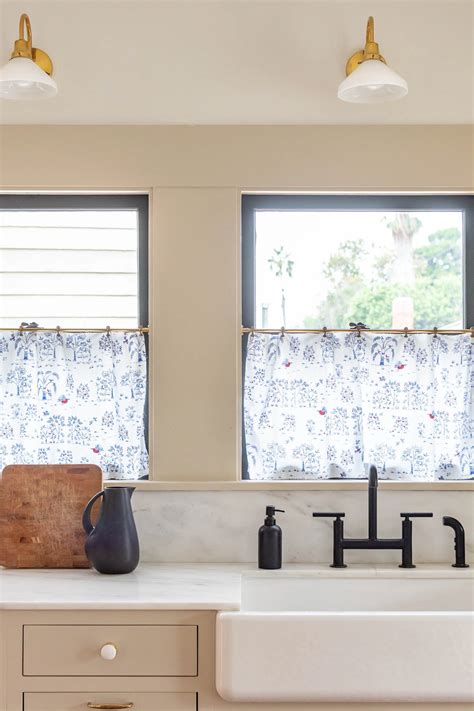 Café Curtains in the Kitchen — The Gold Hive