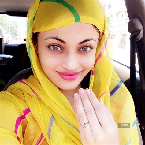 Blue-eyed girl Sneha Ullal is raising temperatures in Maldives Pics ...