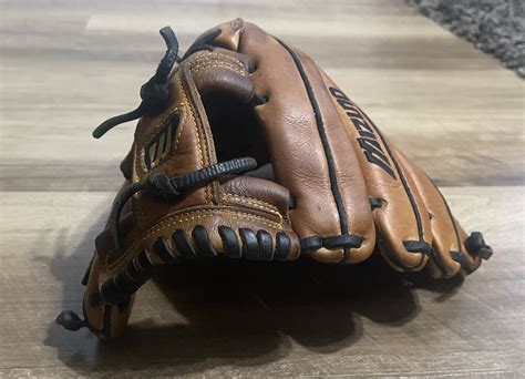 Pro Mizuno Classic Baseball Glove | SidelineSwap