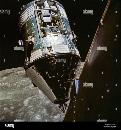 Apollo 17 Command Module 的图像结果