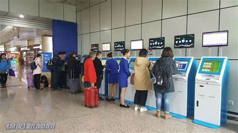 绵阳机场新增9台自助值机设备_视点图片_绵阳频道_四川在线
