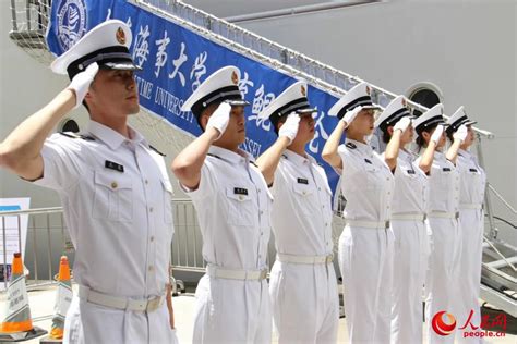 海军大连舰艇学院举行庆祝海军成立68周年阅兵活动|海军大连舰艇学院|阅兵|海军_新浪新闻