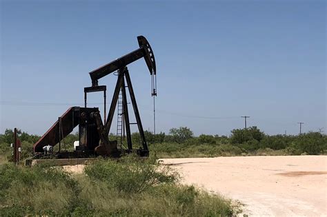 U.S. oil output rises 1.7% June to highest since April 2020 -EIA | Reuters