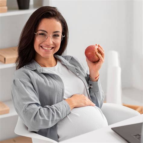 Home -Blogs- 10 Amazing Benefits of Eating Apples During Pregnancy