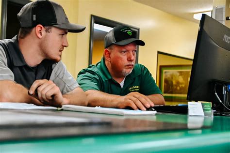 Compact Tractors Comparison 的图像结果