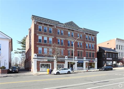 University of Massachusetts, Amherst Off-Campus Housing & Apartments ...