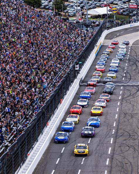 NASCAR starting grid and TV schedule for Martinsville Speedway - Racing ...