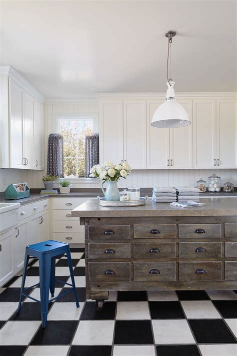 Laundry Room Floor Ideas That Are Stylish and Durable