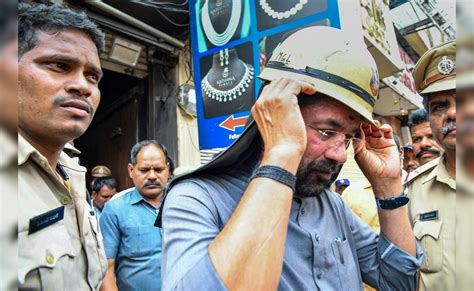 हैदराबाद के चारमीनार के पास इमारत में लगी भीषण आग, 17 की मौत, पीएम ने ...