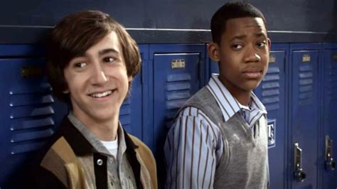 Mundo Odeia o Chris: Representatividade, Humor e Nostalgia dos Anos 80 ...