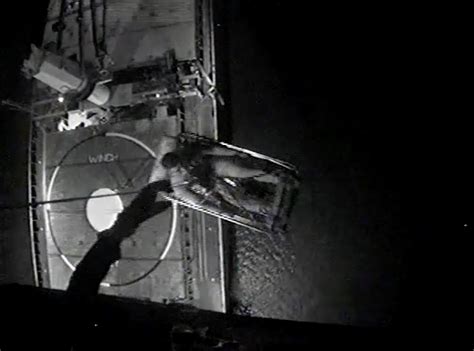 VIDEO AVAILABLE: Coast Guard medevacs crewmember from bulk carrier ...