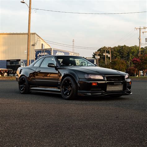 Download wallpaper 2780x2780 nissan skyline gt-r, nissan, black ...