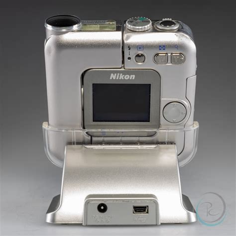 2003 година - Nikon Coolpix SQ