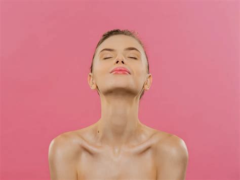 Sagging Jowls: Causes & Best Treatments in 2025 | Hubmed