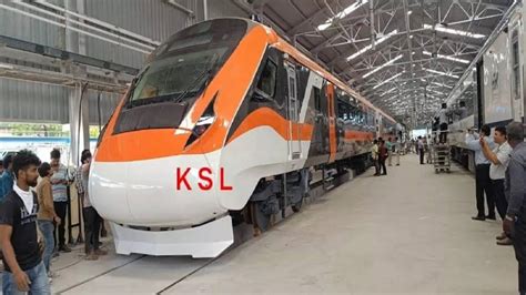 Vande Bharat Local Train 的图像结果