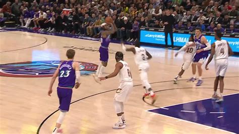 [Highlight] Replay of the foul on Jordan Clarkson that was ruled a ...