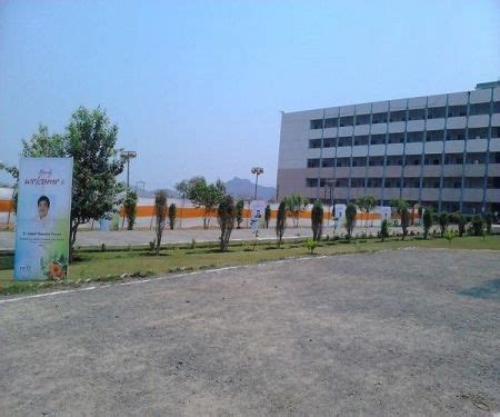 NRI Institute of Technology Guntur Campus: Photos, Virtual Tour