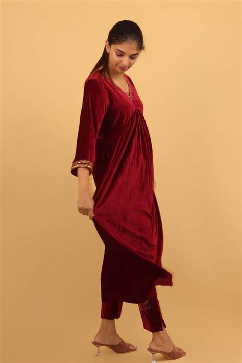 Xmas women – DishaCreationz