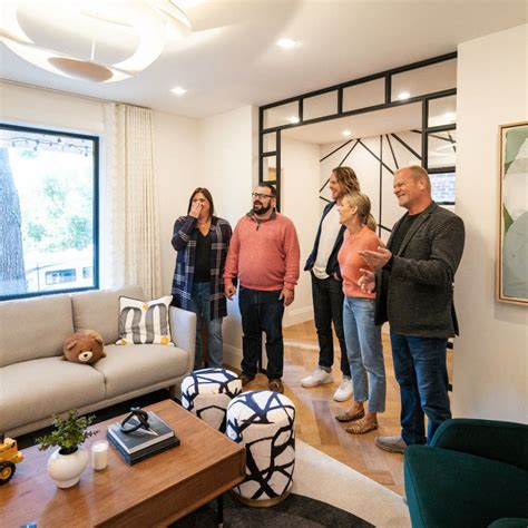 Holmes Family Rescue Season 2 - Make It Right®