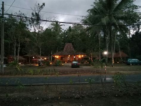 HOMESTAY BOROBUDUR (NGARAN) (Magelang) - Inn Reviews & Photos - Tripadvisor