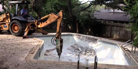 Pool Demolition Process 的图像结果