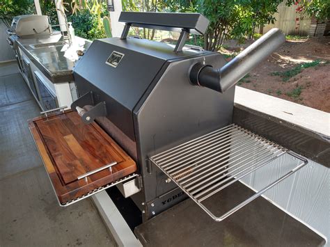 Rezultat imagine pentru Grilling On a Yoder YS640