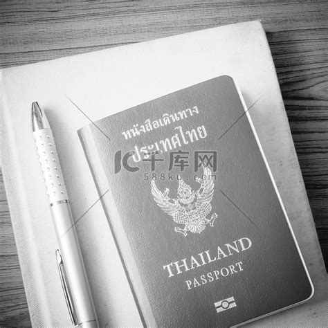 泰国护照黑白色调风格高清摄影大图-千库网