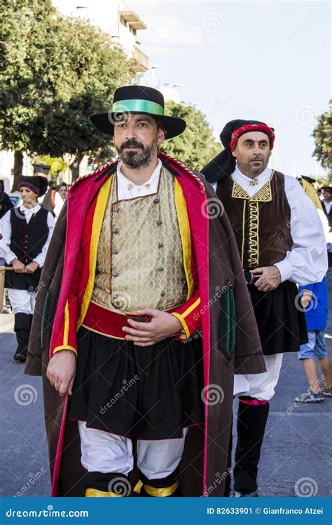 Traditional Italian Dress For Men