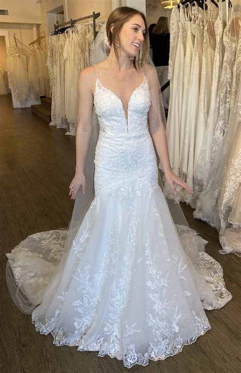 Essense of Australia New Wedding Dress Save 31% - Stillwhite