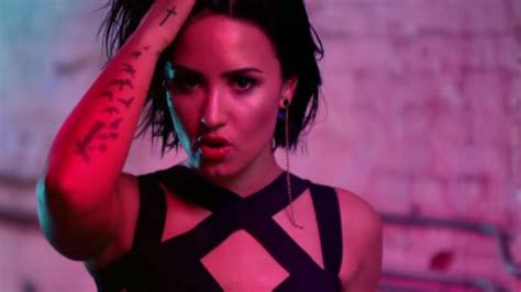 Watch Demi Lovato's Super Sexy 'Cool for the Summer' Video ...