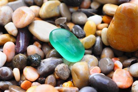 梦见绿色的石头是什么意思_周公解梦网