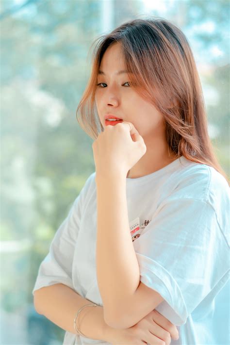 Thinking Transparent Background 的图像结果