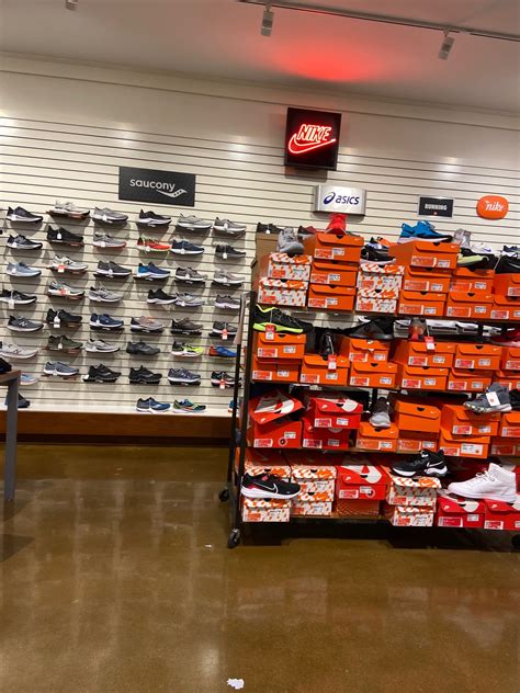 ALEC'S SHOE STORE - Nashua NH - Hours, Directions, Reviews - Loc8NearMe