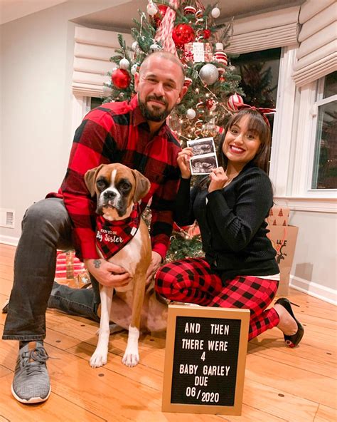 25+ Fun Christmas Pregnancy Announcement Ideas [Baby Reveal]