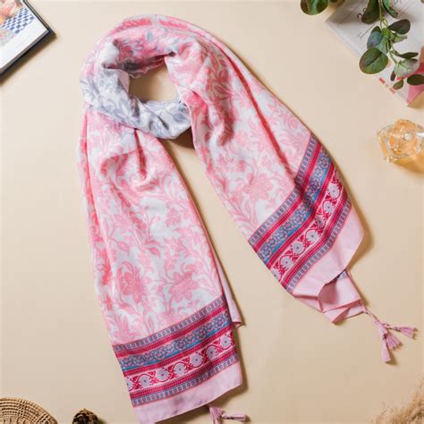 Twill Weave Printed Scarf With Tassels Online - Premium Scarf | Nestasia