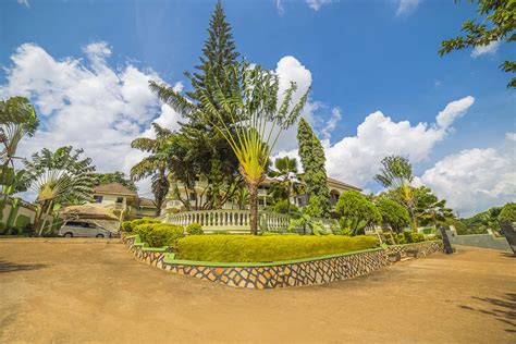 Contact- Arch Apartments