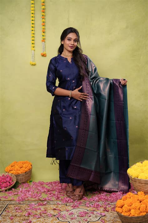 Vastara the Label – vastarathelabel