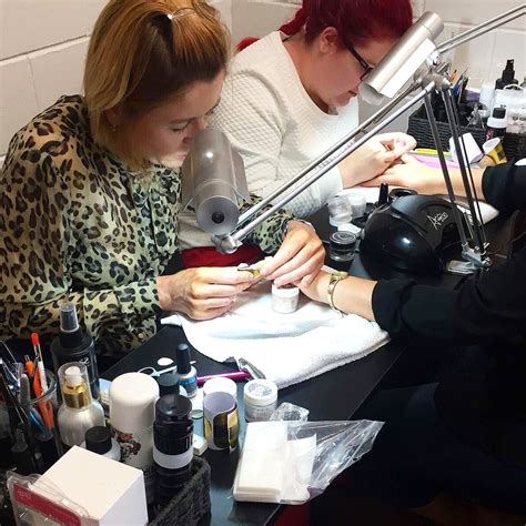 Nail Tech Course 的图像结果