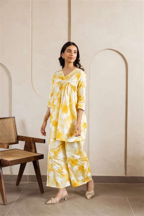 NAINVISH Tunic Palazzos Co-ords Set Price in India - Buy NAINVISH Tunic ...
