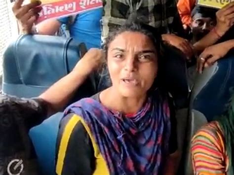 Clash between agitating youth and police in Gandhinagar Satyagraha camp ...