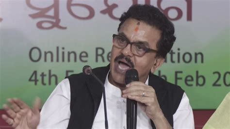 Discontent in Maharashtra Congress? Former MP shares post questioning ...