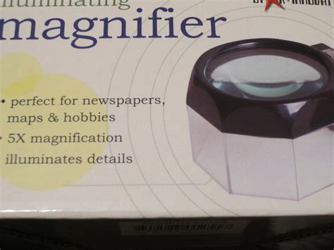 Illuminating Magnifier - perfect for newpapers, maps & hobbies - 5x ...